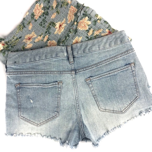 Express Low Rise Shorts - Picture 4 of 5